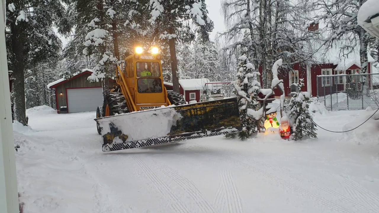 BM 218 med Holms 3.20m hyd sv&auml;ngbart sn&ouml;blad