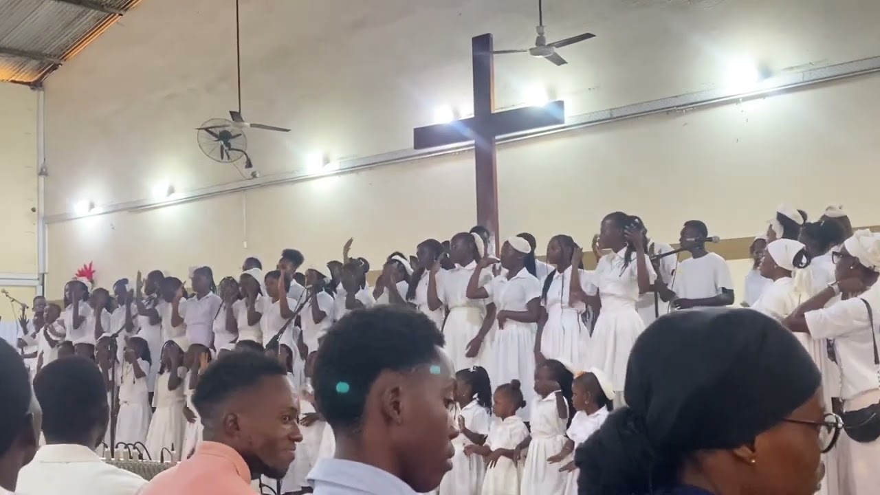 Zingu kiami Ecodi Songolo fermeture de la paroisse de Mvoumvou 