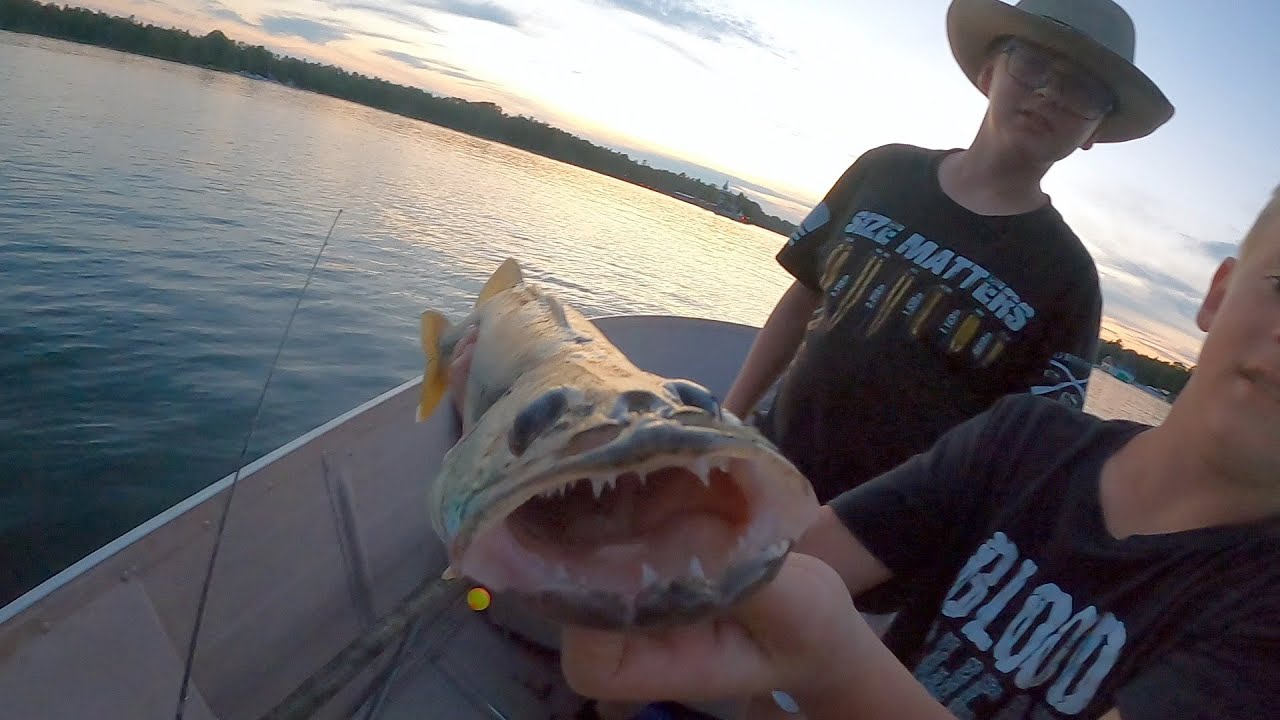 (MICHIGAN WALLEYE) FISHING FOR WALLEYE IN MICHIGAN