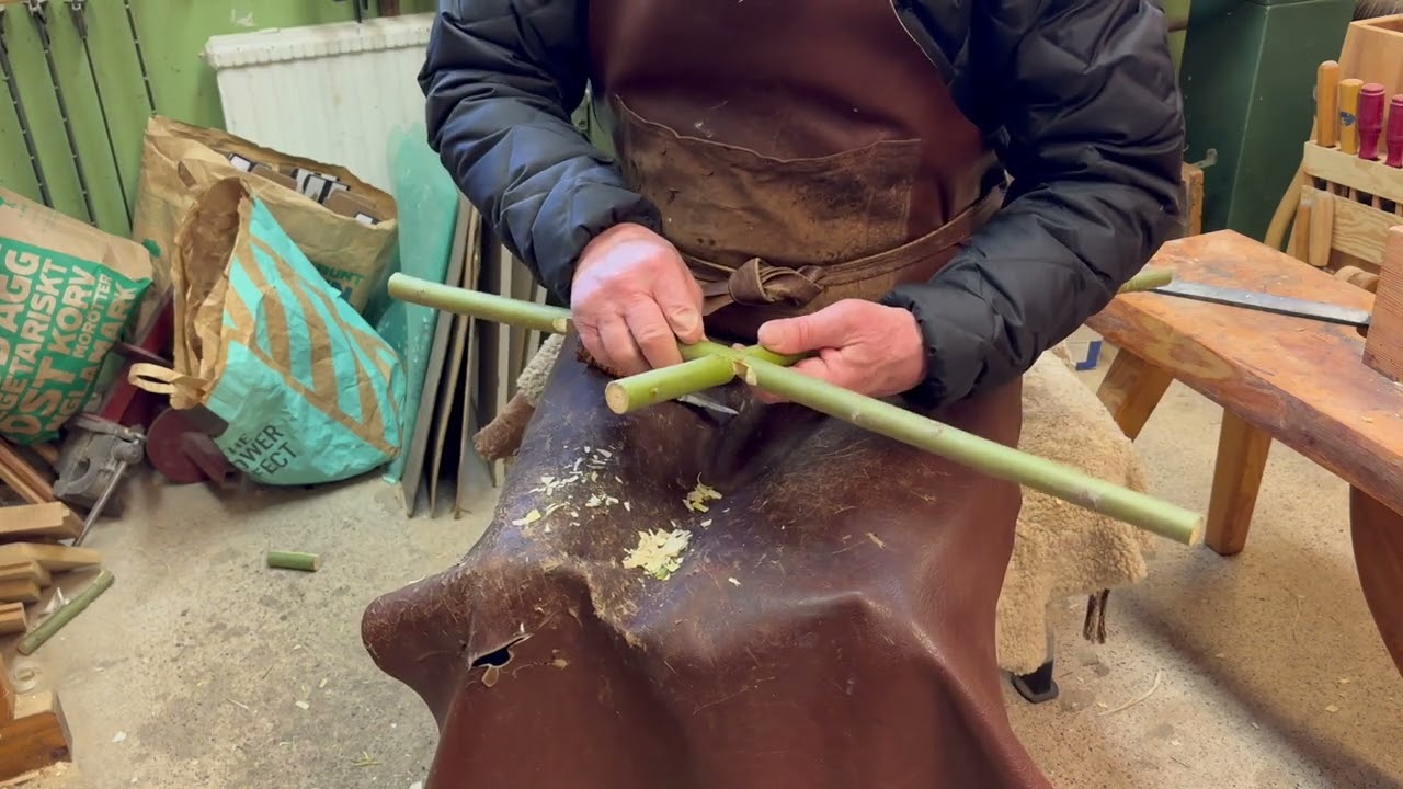 Tilverkning av en Knutkorg: Making the Knutkorg