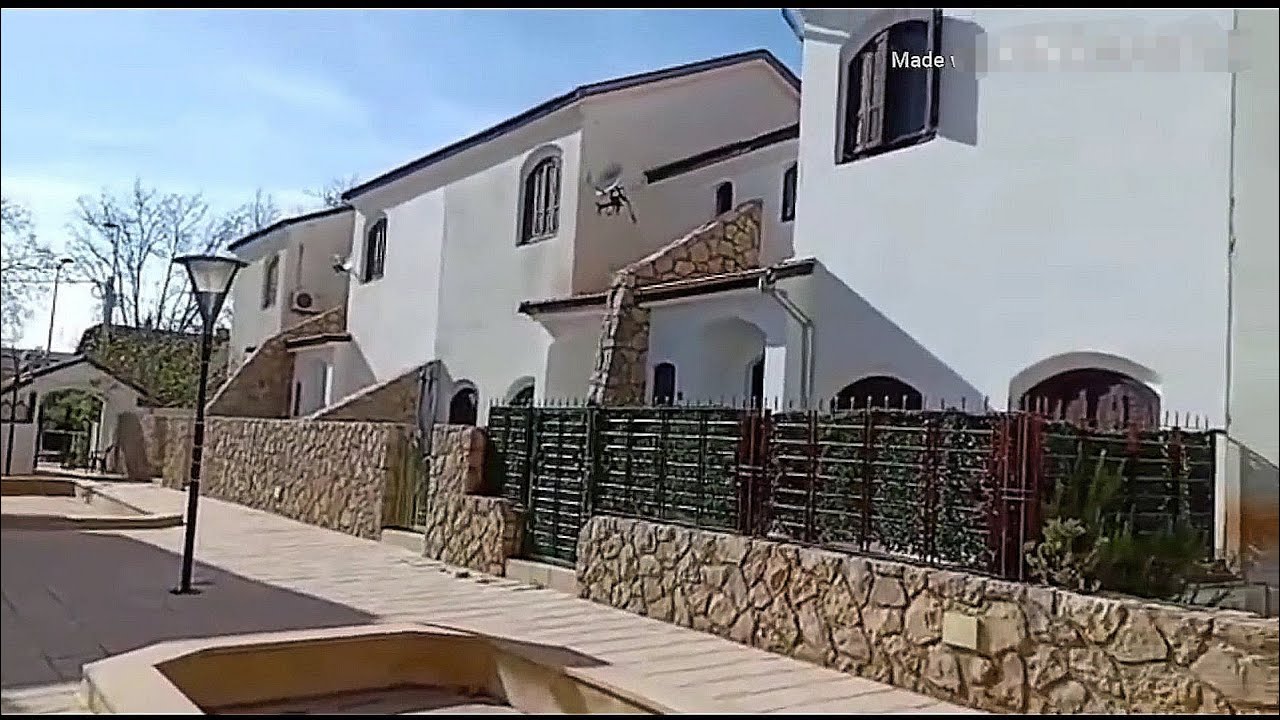 شاليه رائع مفروش للبيع في ايموزر كندر 0670652897  Beau chalet meublé à imouzzer kandar
