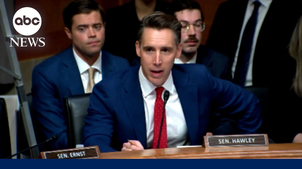 GOP Sen. Hawley joins Democrats to pass stock trading ban through committee