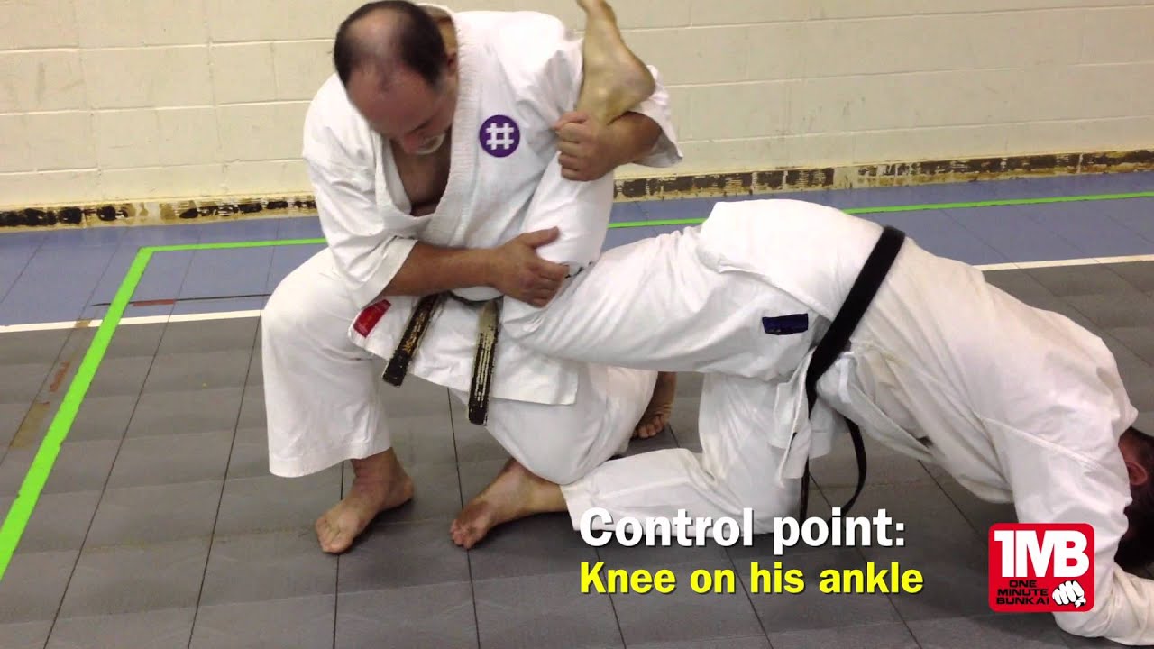 One Minute Bunkai: Morote Gedan Shuto Uke #1
