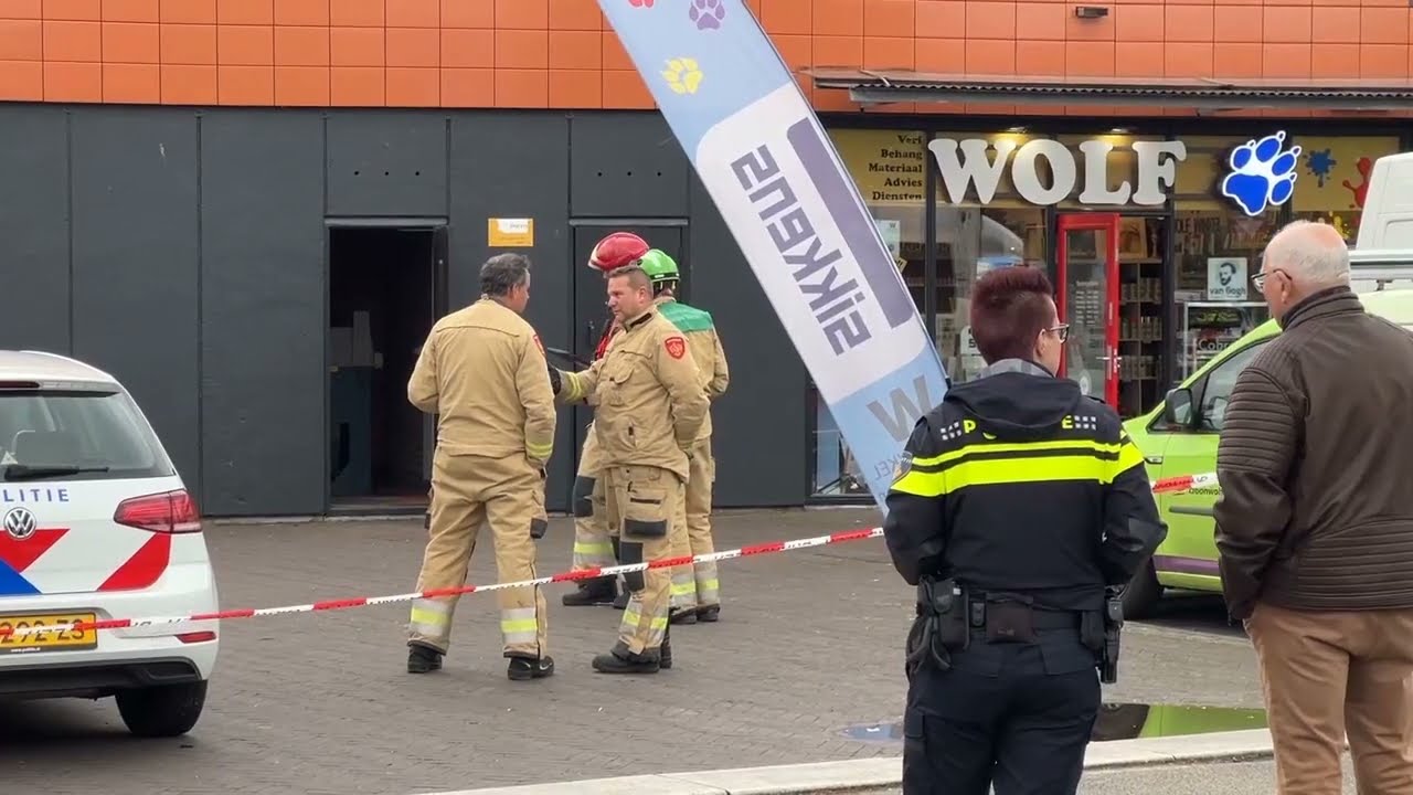 Grip 1: winkelcentrum De Hooge Meeren Hoogezand ontruimd vanwege gaslek