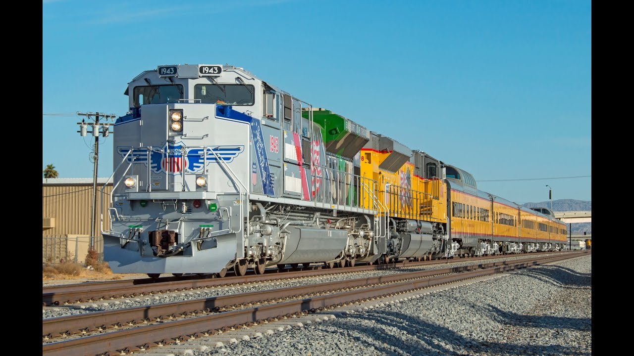 4K - The Spirit of Union Pacific! Epic Chase of UP #1943 Along the Sunset Route - 11/18/17