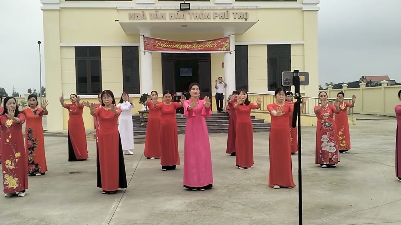 Mời trầu thôn Phú Thọ 