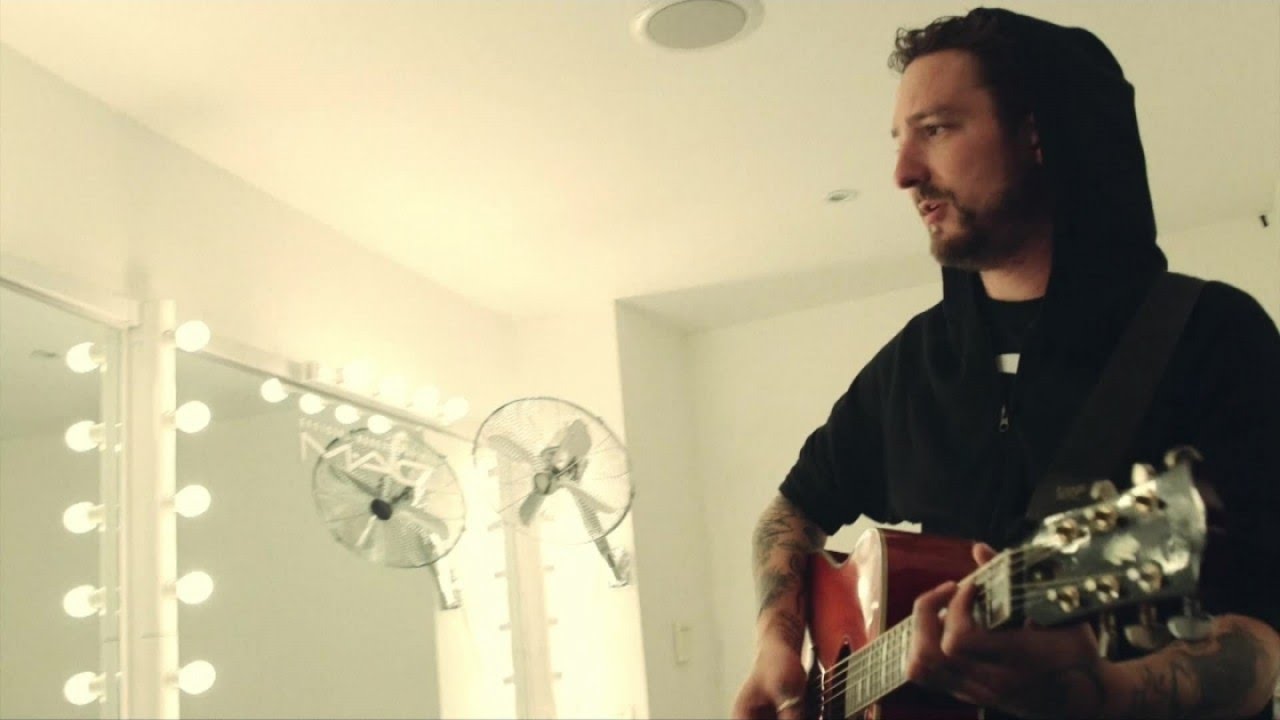 Frank Turner - 'My Kingdom For A Horse' (acoustic backstage version)