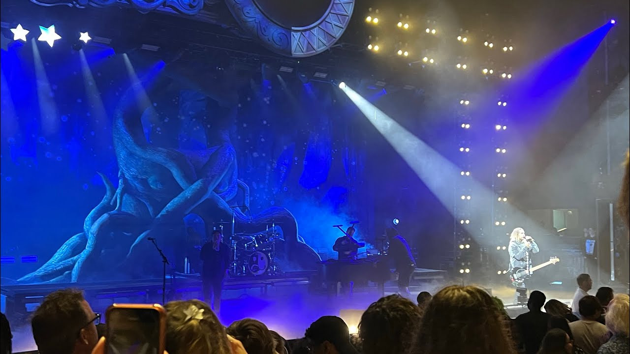 Fall Out Boy - The Patron Saint of Liars and Fakes - Live in Mountain View, CA