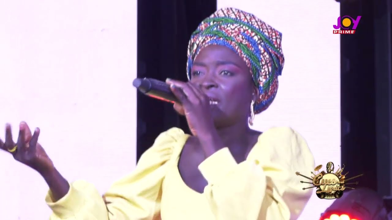 Rich Glad performs 'Medofo' by Awurama Badu - #CuesAndLyrics freestyle