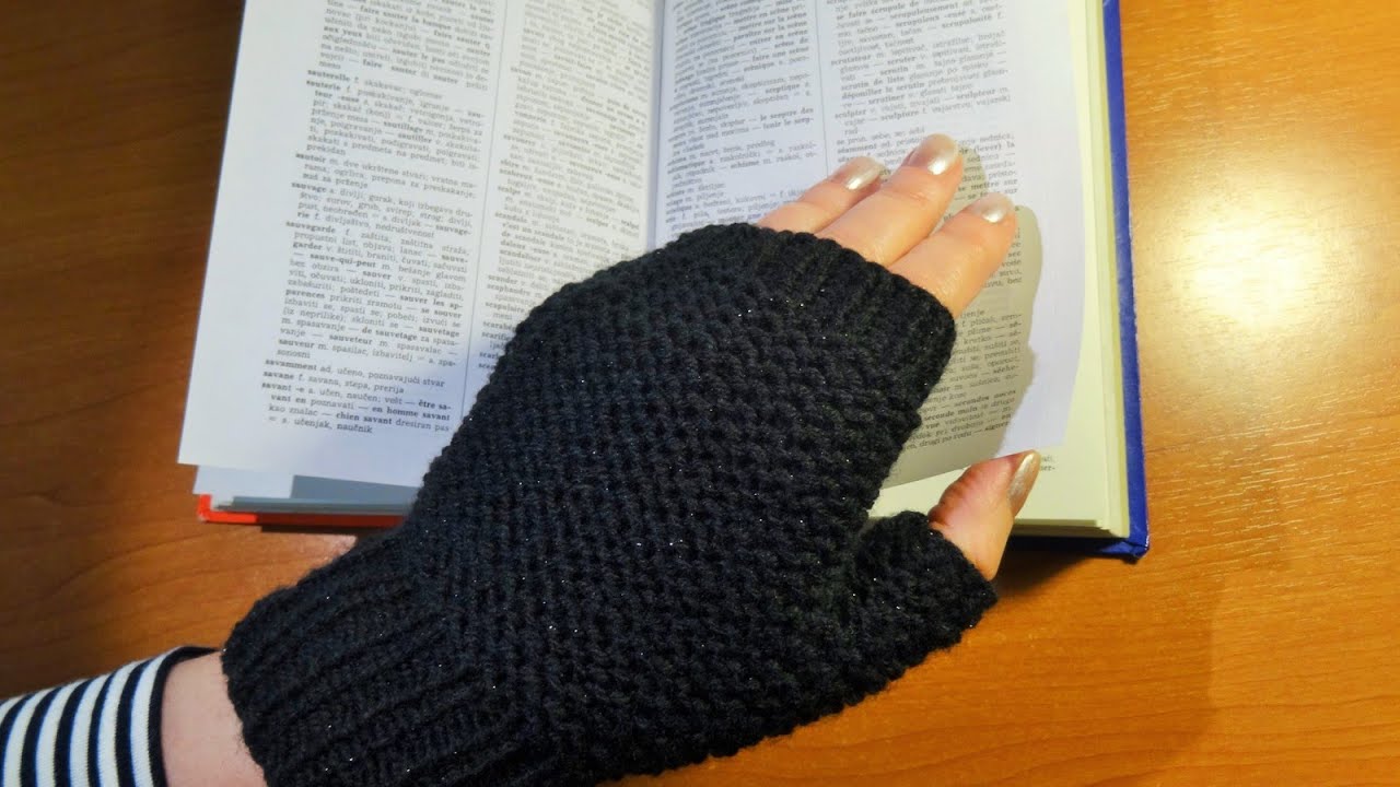 Štrikane crne rukavice (Black Knitted Gloves)