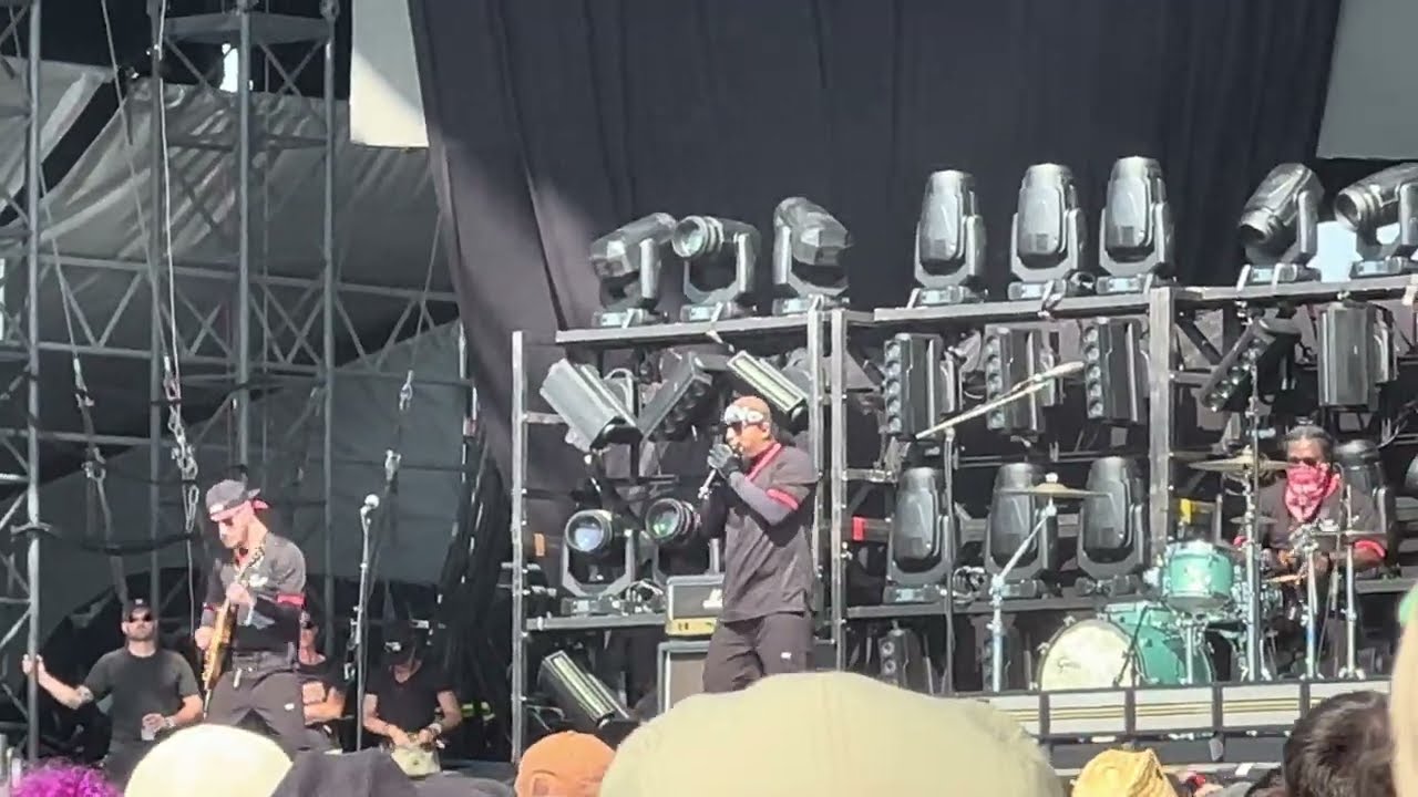 Tech N9ne live at Louder Than Life 2025 playing Straight Out the Gate & Einstein Tech N9ne