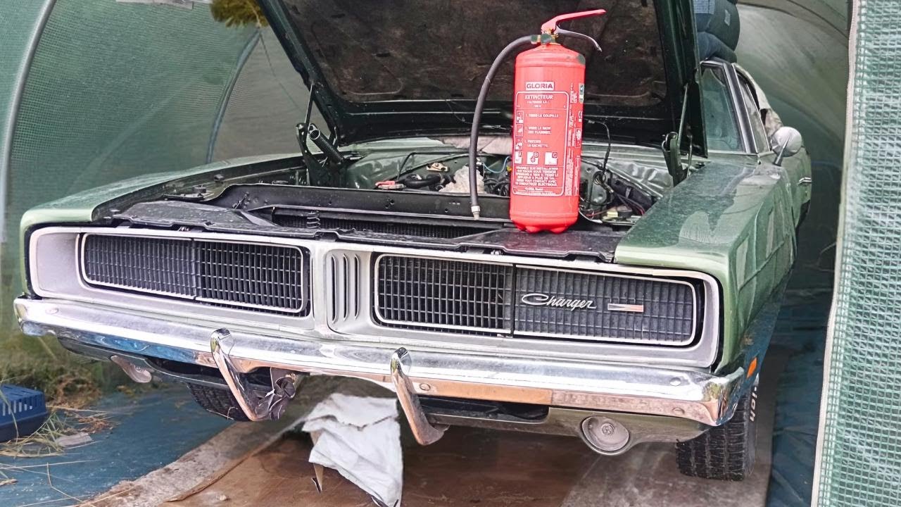 Je change les joints du carbu du futur 440 de ma Dodge Charger