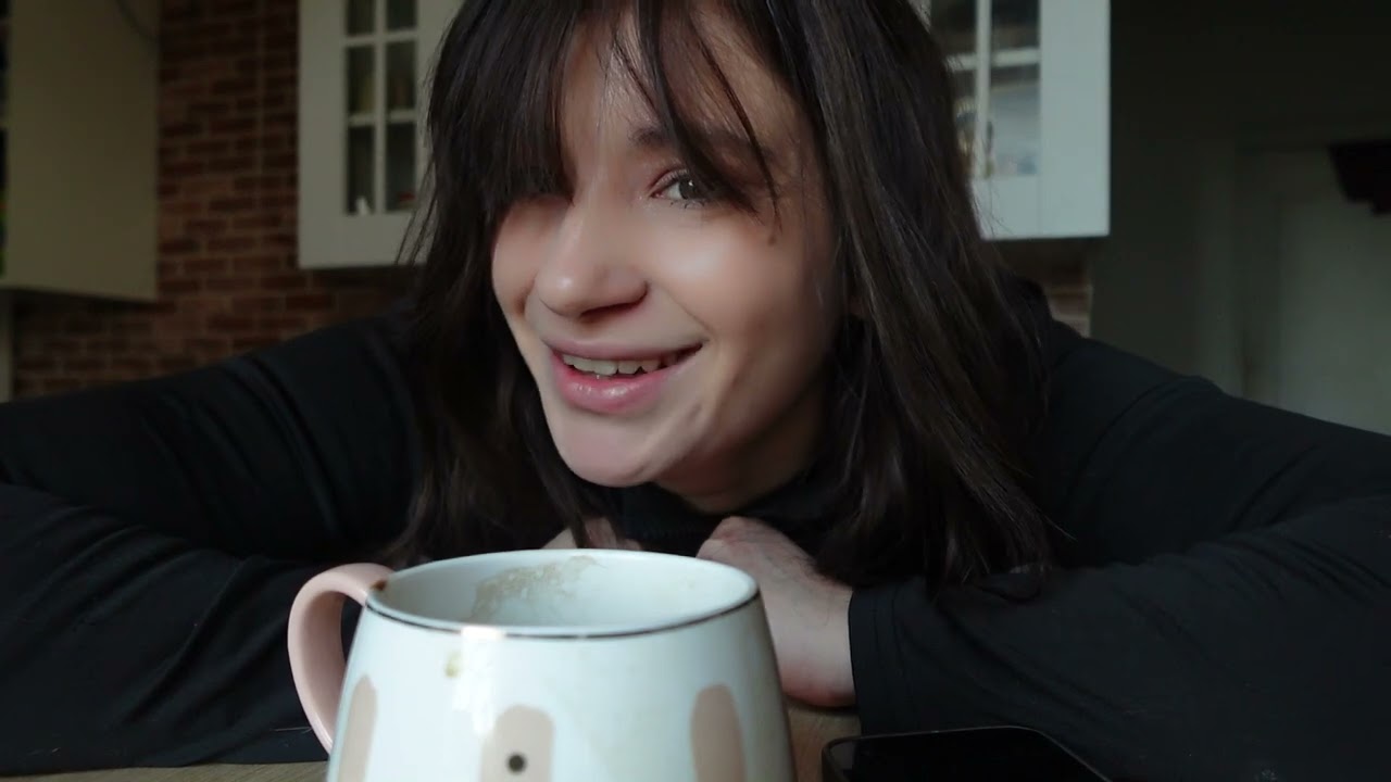 Będzie nosiła aparat ...