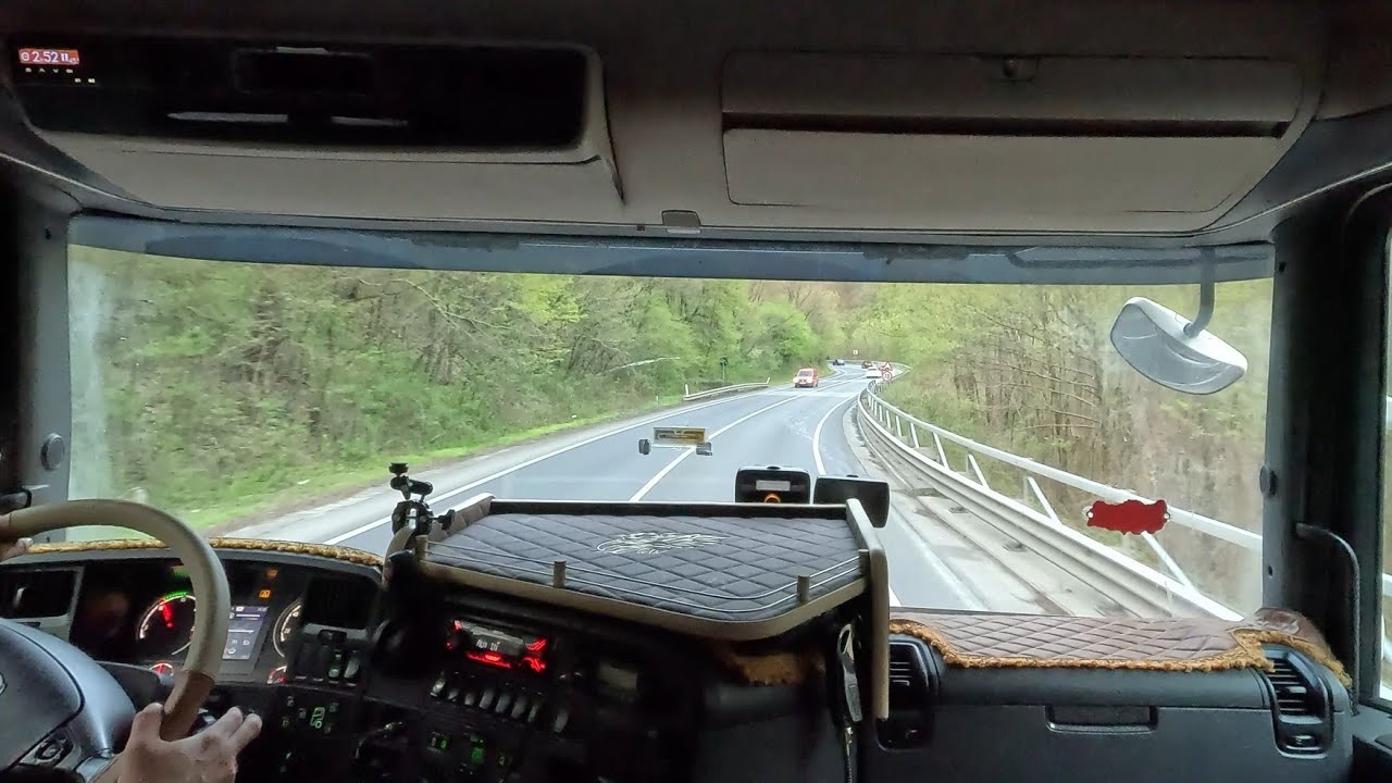 Truck Vlog - Trucking in Slovakia With Radio Melody. /cabin view