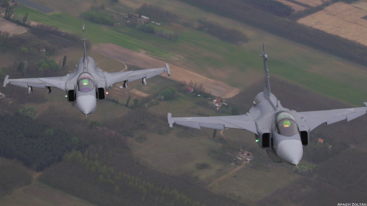 HUNAF air to air magic with Gripen fighter jets.