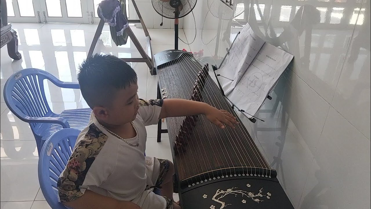 Bé Su Mô Rất Thích Học Đàn#buacomquenha 