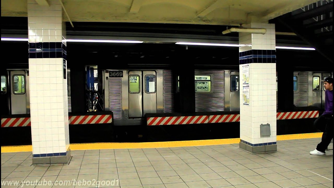 IND Subway: R46 (A) / R32 (C) / R160 (F) trains at Jay Street - MetroTech