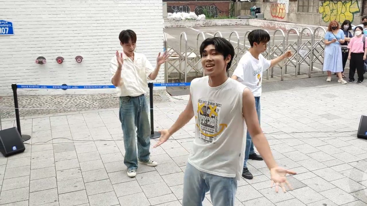 SATURDAY. WITHUS: NEW KPOP GROUP. BEAUTIFUL CAPTIVATING HONGDAE BUSKING.