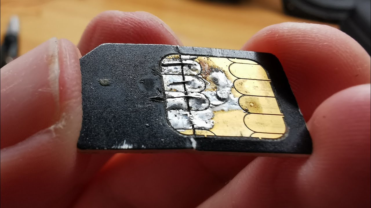 Recovering the contact numbers from a SIM card broken in half by an Orange employee