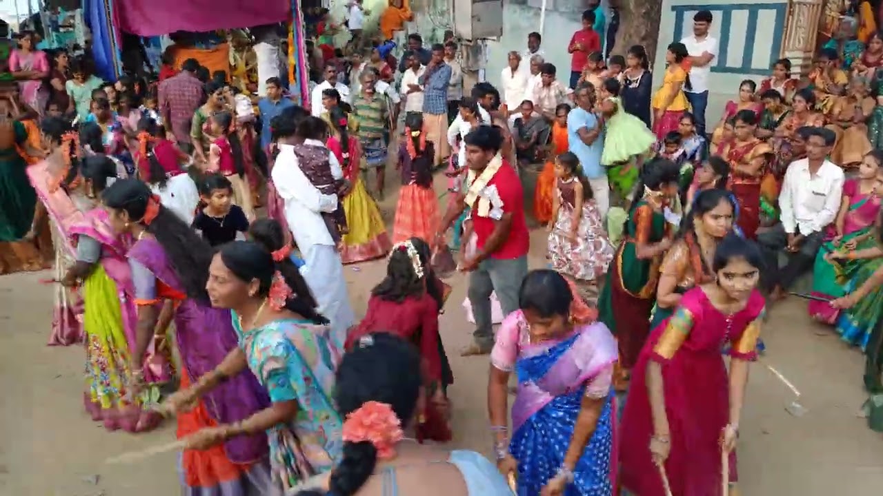 Pathapalem kolatam 