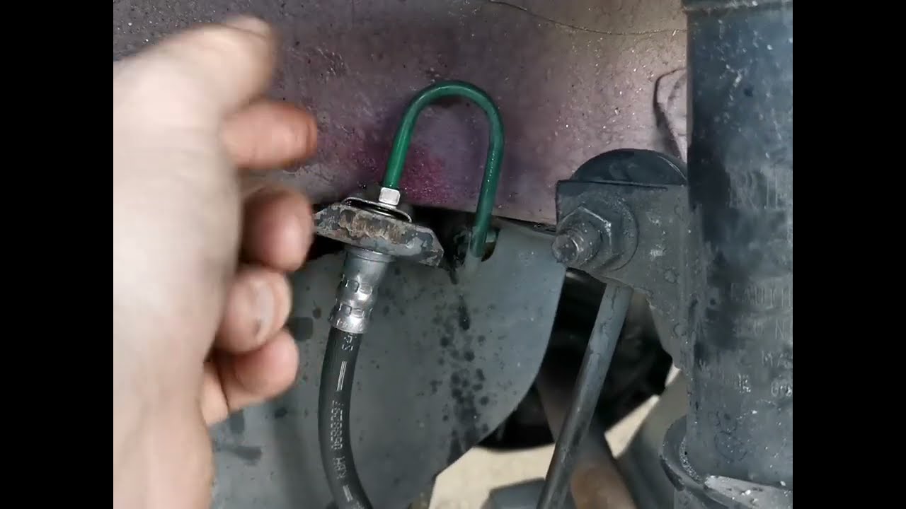changement flexible de frein étrier avant et changement de liquide de frein Renault Twingo