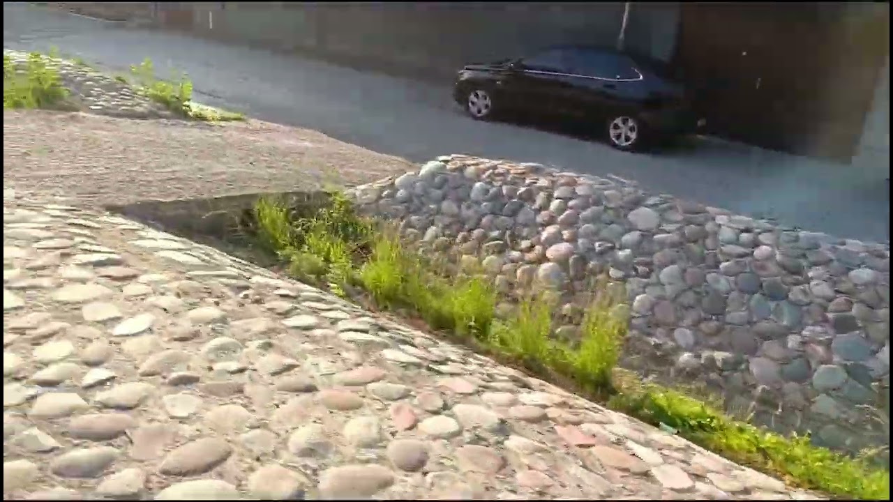 Через посёлок Улугбек воскресным утром на велосипеде.
