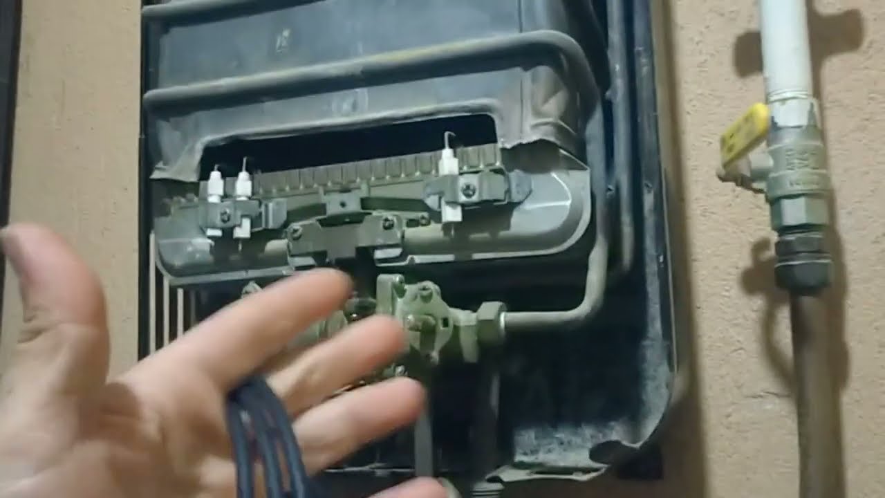 تعالي أعلمك الصنعه وتبقي مهندس سخانات