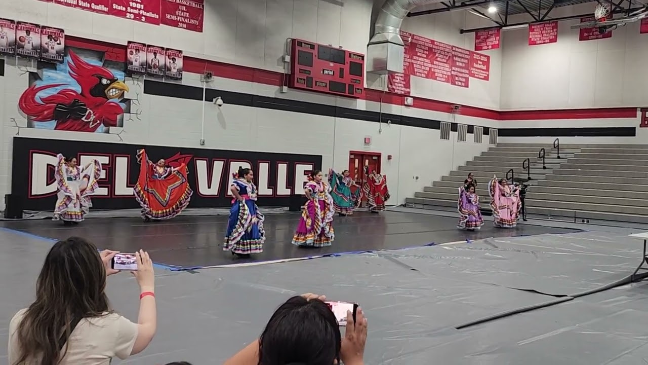 Bailes De Mi Tierra Competition 