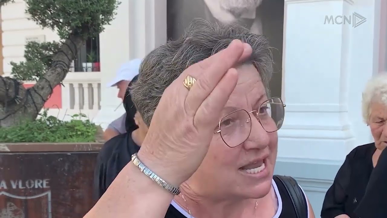 Narta thahet për ujë, banorët në protestë para bashkisë së Vlorës