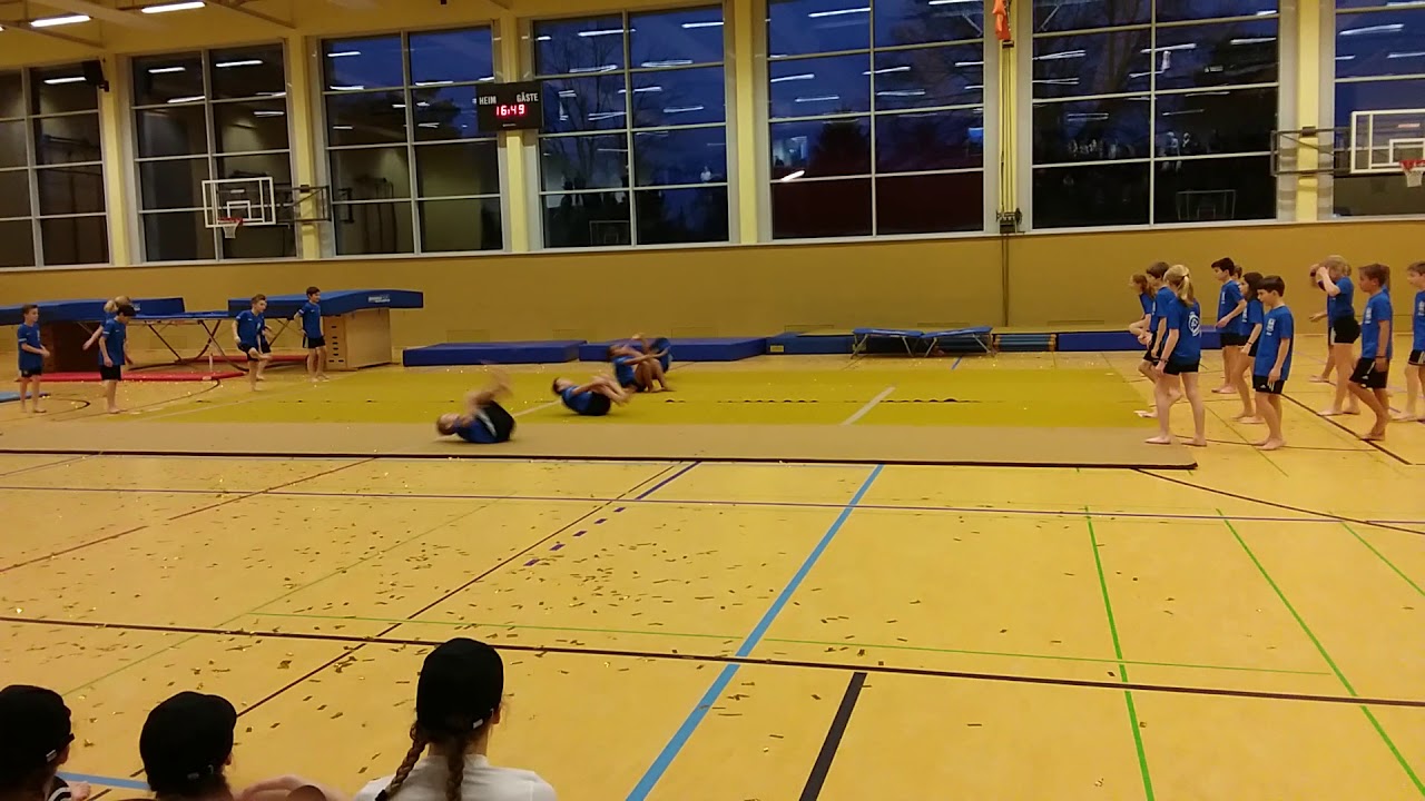 Aufführung im Rahmen des Tages der offenen Tür am Gymnasium Georgianum der Sportklasse Jahrgang 5