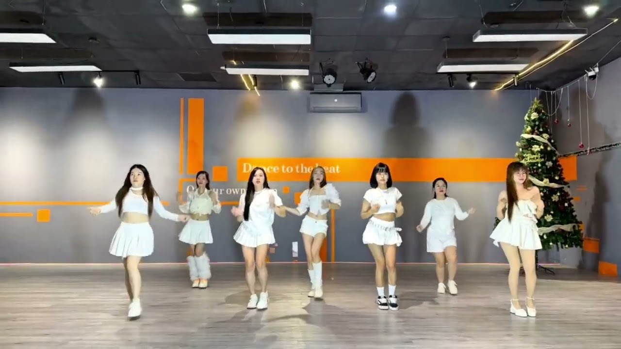 Dancebar Cánh Hoa Héo Tàn