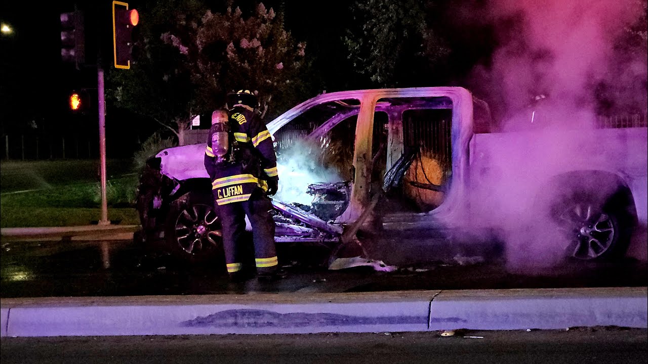 Chaos Unleashed: Reckless Sideshows Turn Sacramento Streets into a Fiery Frenzy