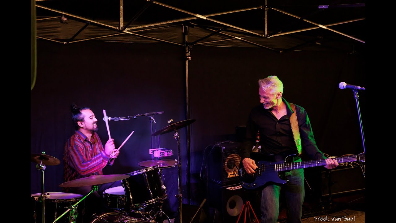Neon Buzz 'Live bij Mevrouw v. Lennep' - Sweet