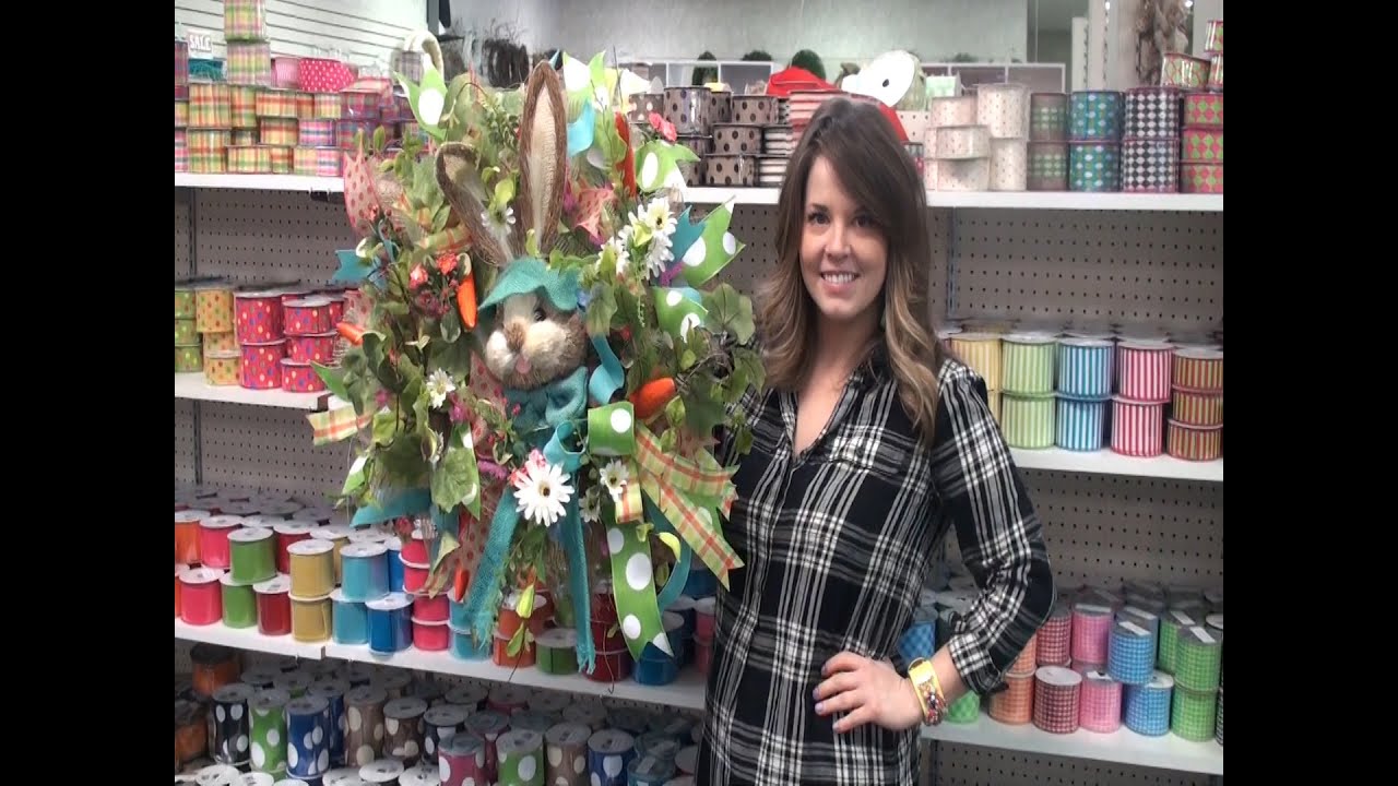 Dee's: Making a Bunny Head Easter Wreath with Anna - 2016