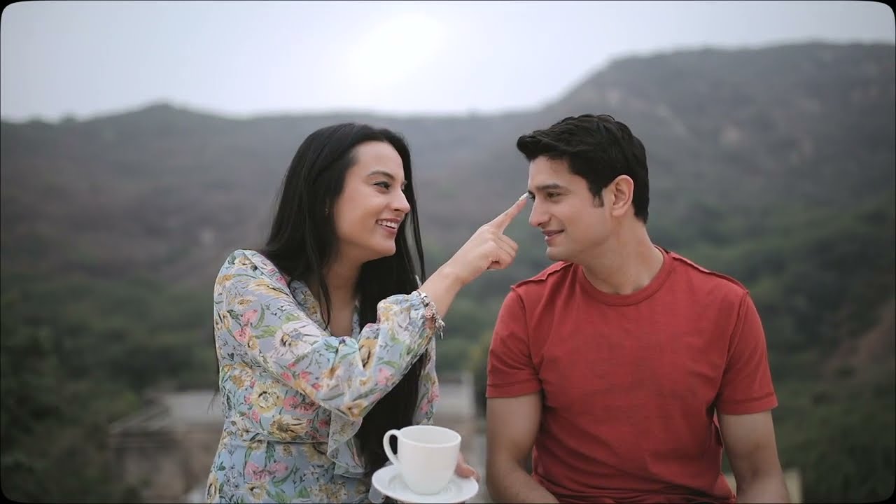 Edgy and Upbeat Pre-Wedding Film of Indian Couple at Samode Palace | WeddingNama