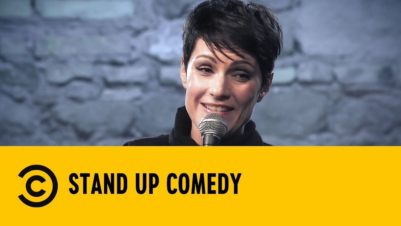 Stand Up Comedy: Fumatori vs non fumatori - Velia Lalli - Comedy Central