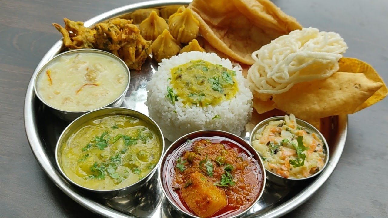गणेश चतुर्थी स्पेशल थाळी/Ganesh chaturthi special thali/झटपट होणारी थाळी/ thali recipe in Marathi