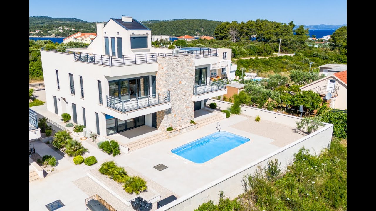 Solta - Luxury villa with 4 apartments and sea view