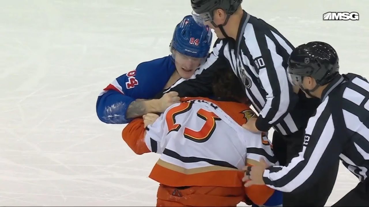 Mason McTavish Attempts To Stick Up For Alex Killorn