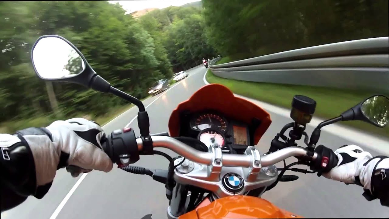 BMW F800R vs. Ducati Monster 1200