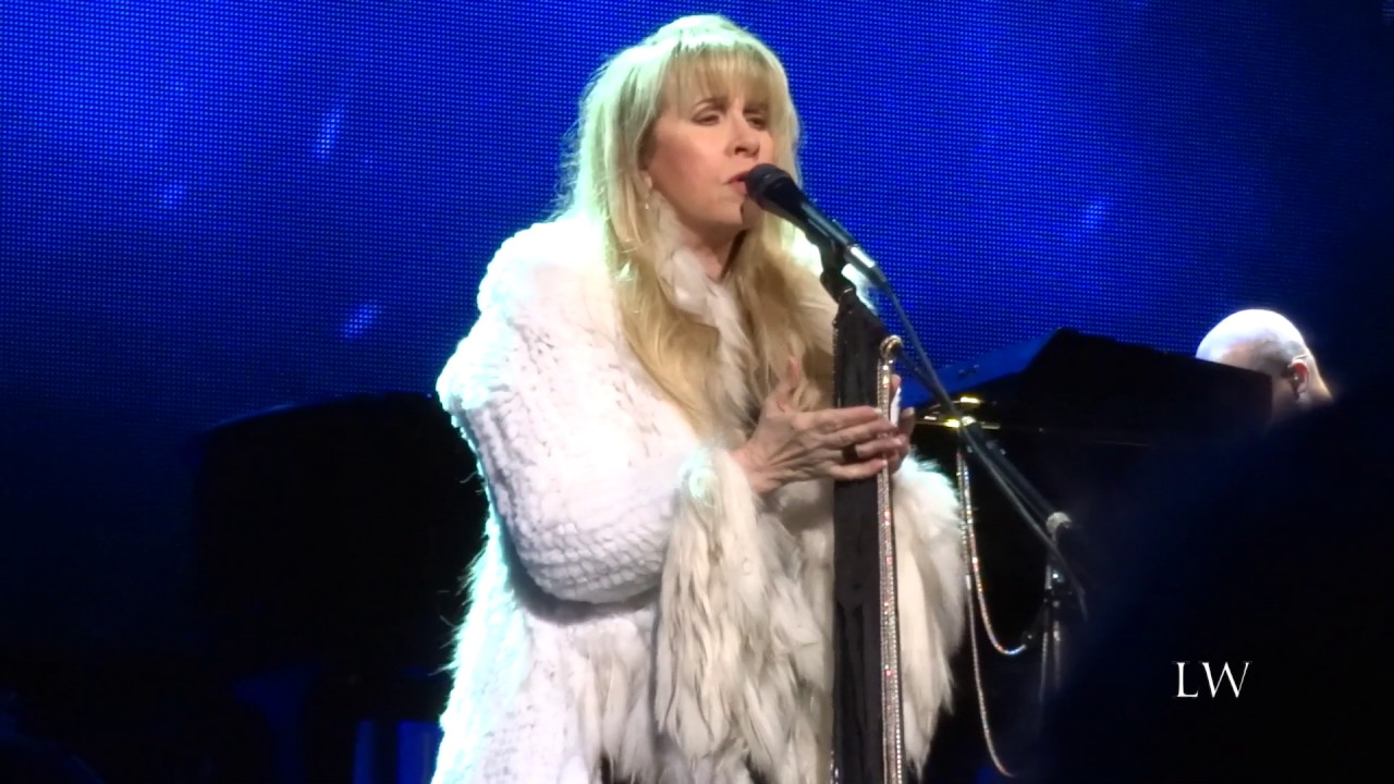 Stevie Nicks - Moonlight (A Vampire's Dream) (Live in Chicago)
