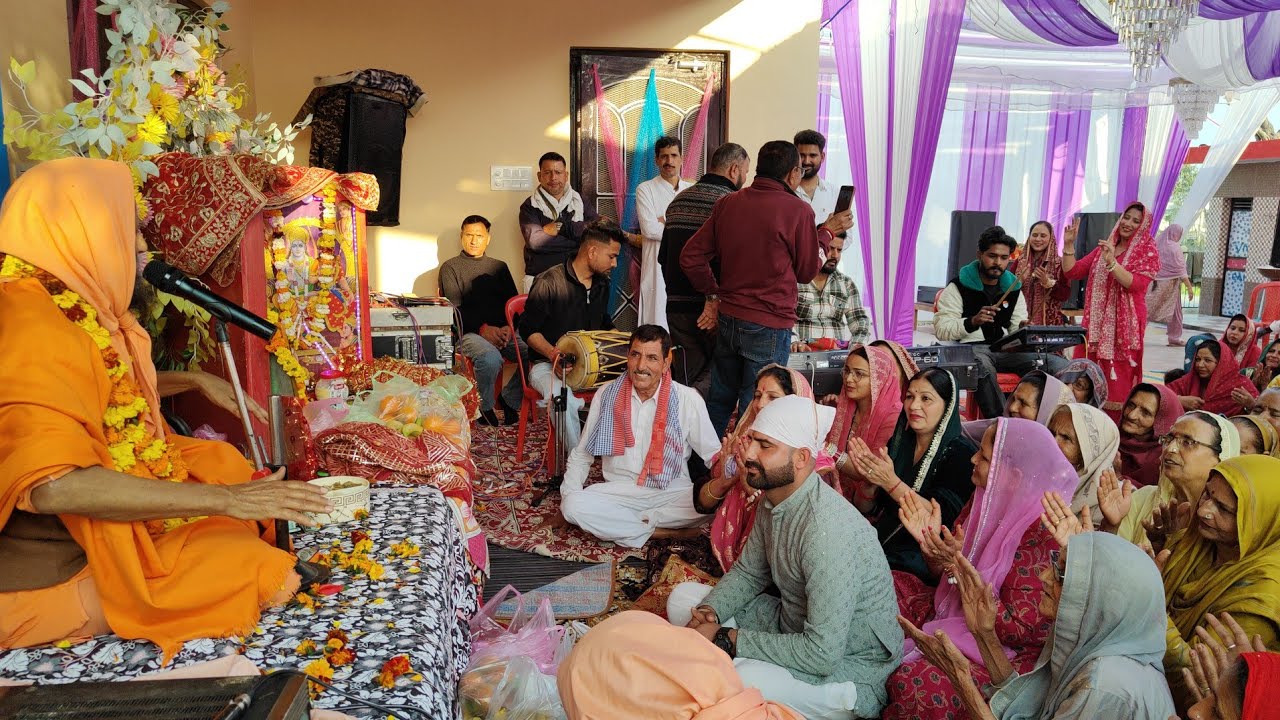 लड़के की शादी पर सत्संग करने पहुंचे महाराज जी  टरगाह अखनूर भक्त लोग रहे खुशी से नाच