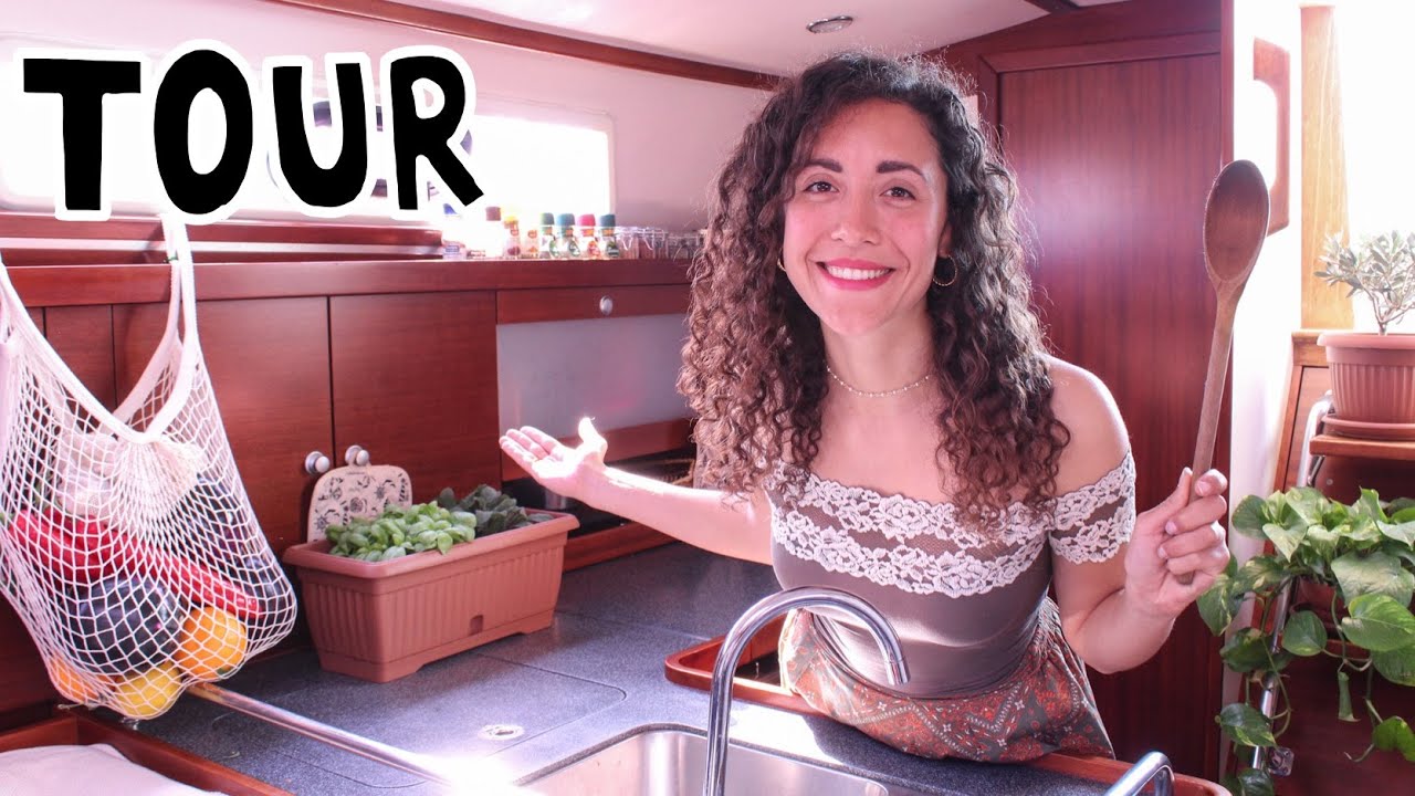TOUR CUCINA in BARCA di Giugyssima| HOME TOUR e organizzazione della cambusa
