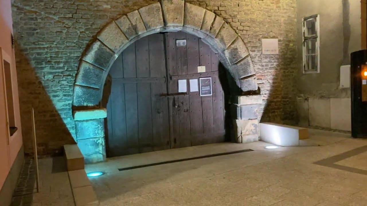 Győr (Gyor,Raab) late night walking tour in the beautiful old town 2025 March