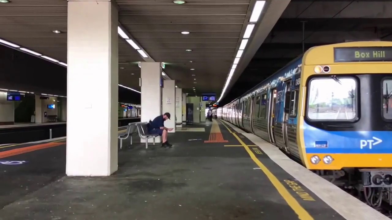 Box Hill Station as a terminus, time lapse, 06-Jan-17