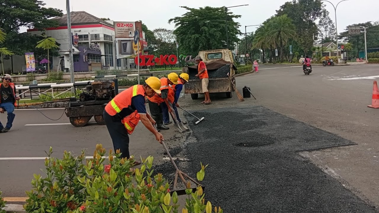 Yuk yang jalannya mau di aspal boleh komen-komen😅
