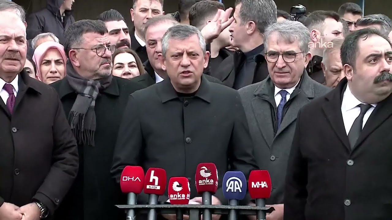 CHP Genel Başkanı Özgür Özel, Malatya'da açıklama yapıyor #Canlı