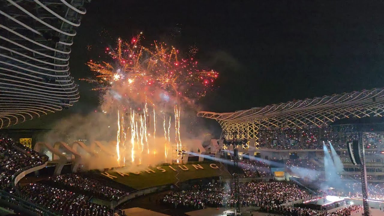 20251122 TWICE IN KAOHSIUNG - ONE SPARK (煙火)