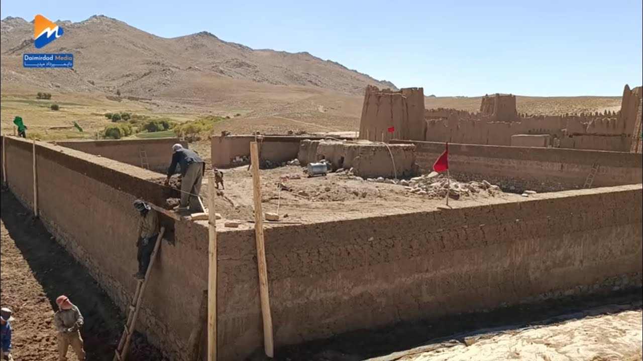 ماشالله یک قلعه ی خیلی کلان دو بٌرجه آباد مونن قوما، موگه دیوال پخسه ره راکت هم چپه نمیتانه.