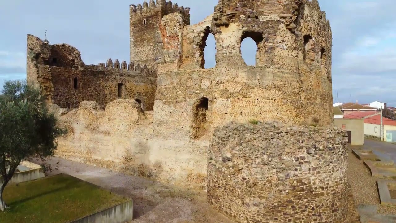 Cinematic Drone - Monasterios y fortalezas de León